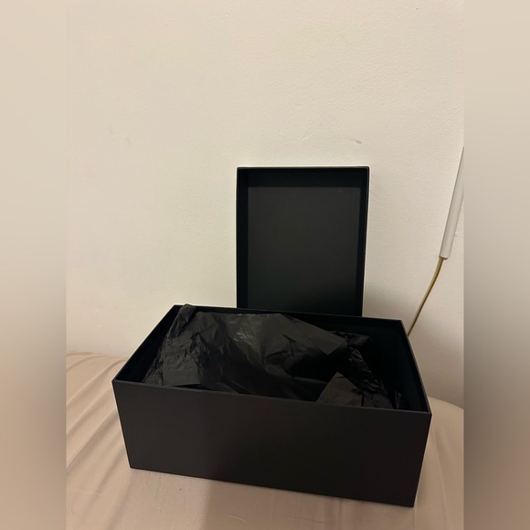 Saint Laurent Box L 12 1/2' W 7' H 5' - Picture 5 of 5